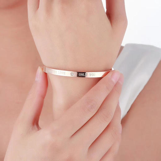 六鑫珠宝 FOREVER LOVER钻石手镯 商品图7