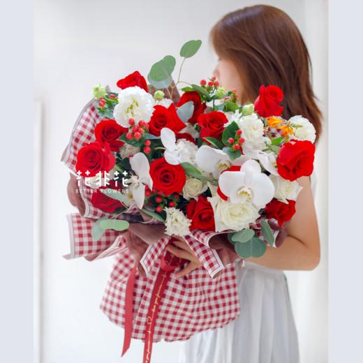 《拥抱》. 红玫瑰混搭花束 商品图0