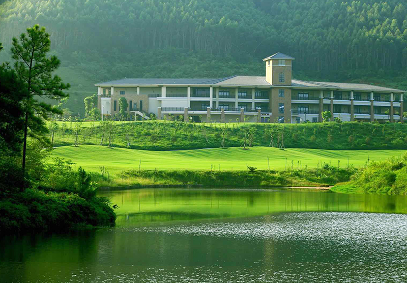 肇庆四会臻湖高尔夫球会