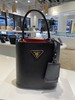 奢侈品 普拉达双色水桶包小号黑色女士手提包1BA217-2ERX-F0LJ4JPY带授权招加盟代理 商品缩略图0