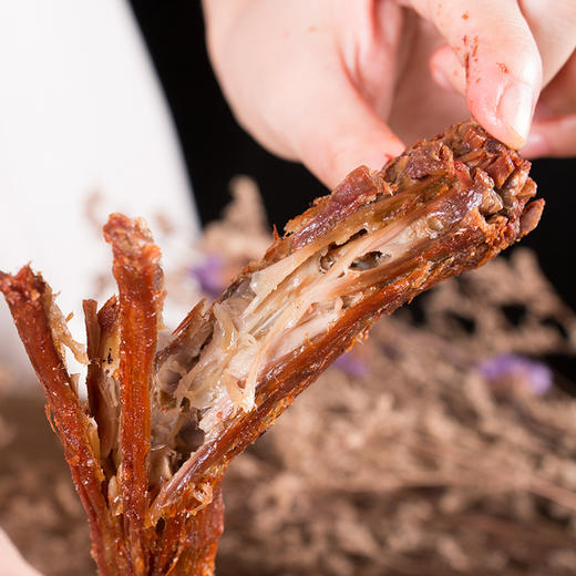 【买三送一】超美味20cm长鸭脖五根包邮 商品图1