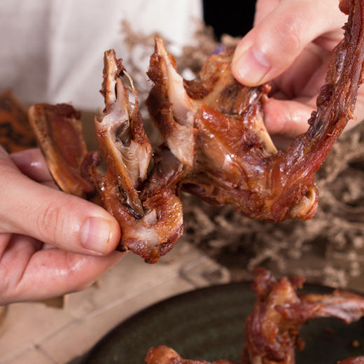 【爆款产品】罗大胡子鸭锁骨休闲小零食125g/2盒 商品图2