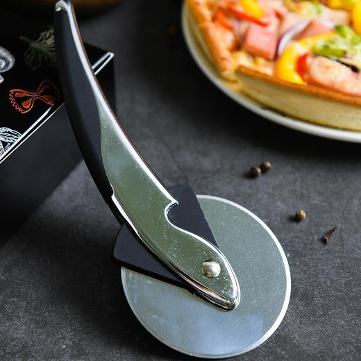 百钻披萨轮刀不锈钢滚刀家用比萨切刀切割披萨专用刀烘焙工具