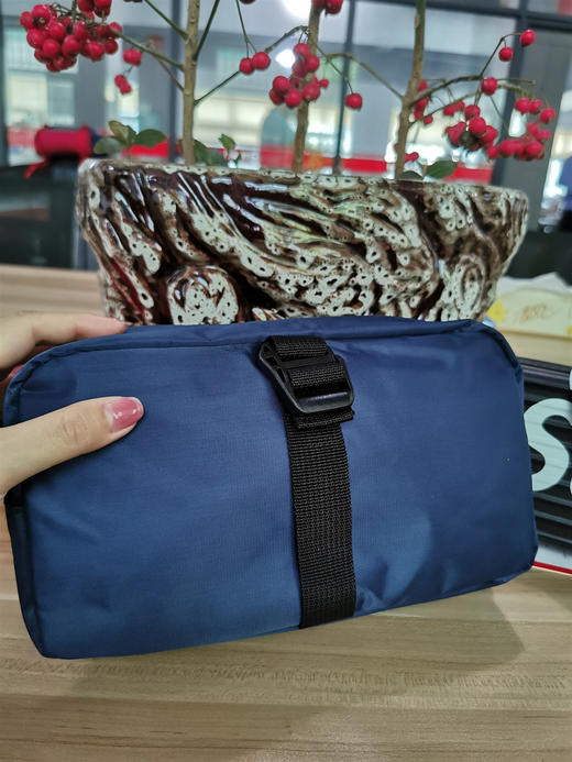 正品Nivea/妮维雅 真尼龙防水、防静电旅游出行便携化妆包、洗漱包，买二送一 商品图5