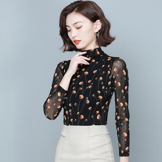 KQL  D046M6603印花半高领长袖网纱打底衫 商品图1