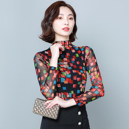 KQL  D046M6603印花半高领长袖网纱打底衫 商品图2