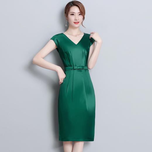 时尚女装无袖v领修身显瘦优雅中长款连衣裙货号am82542