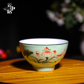 手绘青瓷戏莲个人品茗杯1