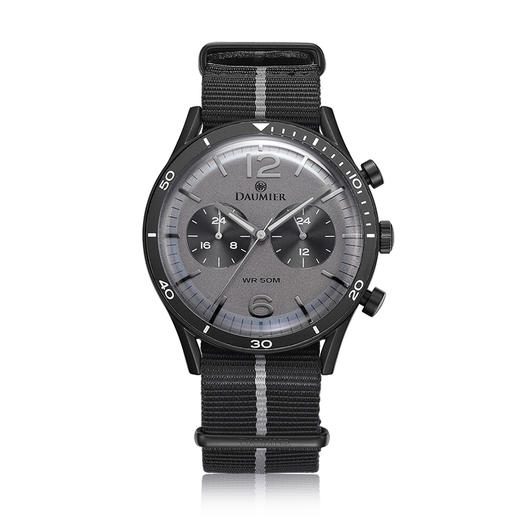 daumier丹玛瑞士纽柏林系列高雅百搭赛车款石英双时间男腕表dm9622