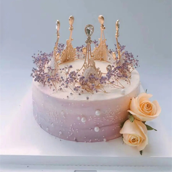 皇冠满天星款一鲜奶动物奶油蛋糕