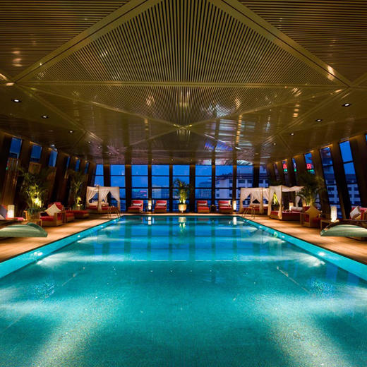 北京王府井希尔顿酒店豪华房2晚含双早SPA精油按摩位于王府井大街 商品图1