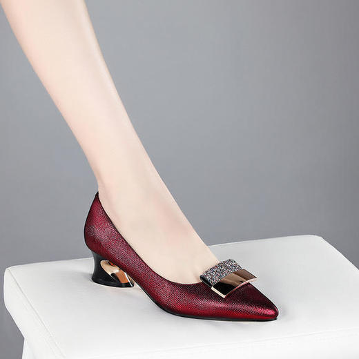 OLD-6613新款时尚气质百搭真皮尖头水钻浅口粗高跟鞋 商品图3