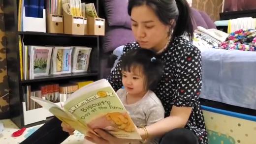 小米粒和麻麻一起看绘本 商品图0