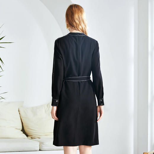 EITIE爱特爱秋季新款通勤时尚宽松显瘦气质百搭收腰连衣裙女6007710 商品图4