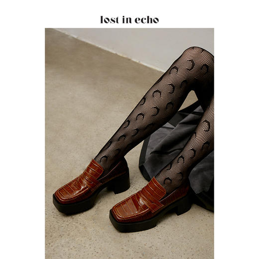 【微瑕疵不退不换】lost in echo设计师原创 方头牛皮鳄鱼纹厚底单鞋 商品图0