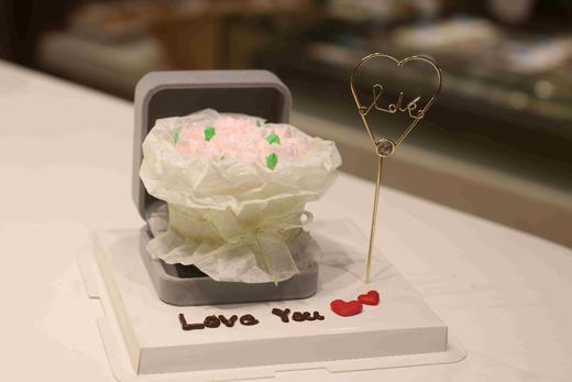 戒指盒蛋糕两英寸