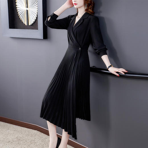 DLM-6183新款修身百褶气质胖妹妹大码纯色V领连衣裙WW 商品图3