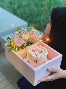 蛋糕鲜花伴手礼，有爱的日子里，空气都飘满了甜蜜，我们只负责制造惊喜、运输甜蜜。