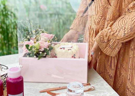 蛋糕鲜花伴手礼，有爱的日子里，空气都飘满了甜蜜，我们只负责制造惊喜、运输甜蜜。 商品图5