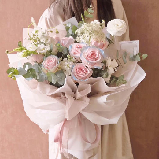 厄瓜多尔玫瑰:伊莎贝拉(8支)