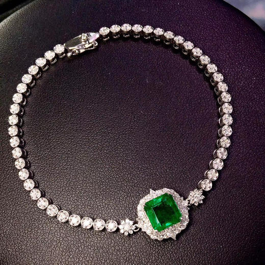 精致祖母绿手链nverdantgreen主石175克拉18k金伴钻石镶嵌重968g附