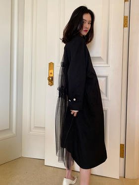 黑标系列60年代复古低胸风衣背后拼接美妙网纱