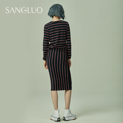 条纹针织睡衣套装SANGLUO桑罗镂空运动时尚条纹上衣女性感包臀裙 商品图4