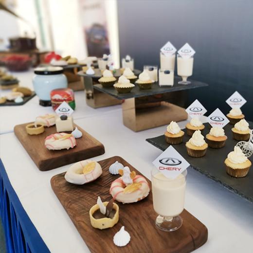 【甜久荟】西式轻松茶歇 午后下午茶享受悠然时光 满足不同味蕾的喜好 8种点心送水果茶 适合30-40人享用 含配送上门 摆台道具和现场服务 仅限上海含郊区 商品图3