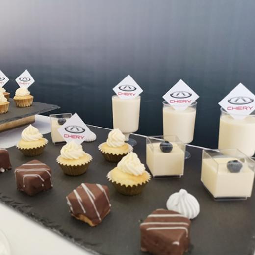 【甜久荟】西式轻松茶歇 午后下午茶享受悠然时光 满足不同味蕾的喜好 8种点心送水果茶 适合30-40人享用 含配送上门 摆台道具和现场服务 仅限上海含郊区 商品图0