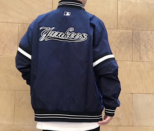 点此购买mlb男女款洋基队狗头棒球服外套莲155848