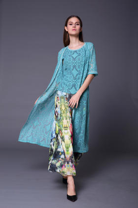 -【伯妮斯茵】162D226--绿色风衣--鲜花盛开的花园--《生命之美-梵高的花园》