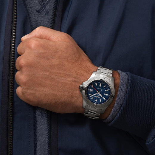 百年灵 Breitling 复仇者双时区自动机械腕表 A32395101C1A1 商品图3