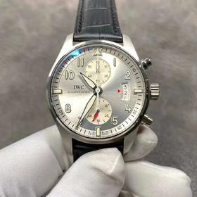 ZF万guo 喷火战机Spitfire Chronograph系列， 尺寸 43×15mm，男士腕表，皮表带，密底手表，自动机械机芯