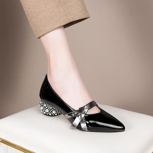 old806新款时尚气质百搭真皮尖头蝴蝶结浅口珍珠中跟单鞋