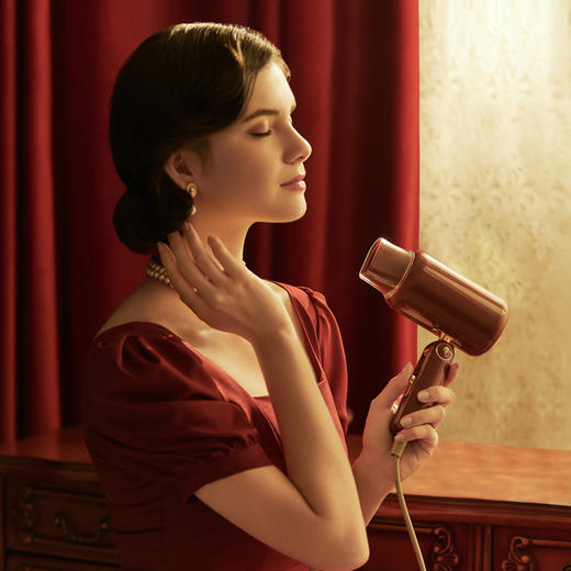 【罗马假日风 护发吹风机】Lowra rouge罗拉如炬吹风机 复古限定款礼盒装 低辐射 远红外线速干 高负离子护发 商品图0