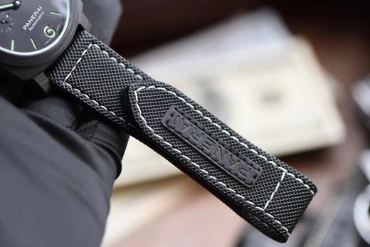 VS2020新品:PAM1118 VS沛 纳海 42MM碳纤维 正在火爆预售中！（预售期间赠送表带一副）致敬经典传奇夜光，全新夜光设计，颠覆传统，传承经典！不拘一格的创新突破，为独具个性的你而来！ 商品图11