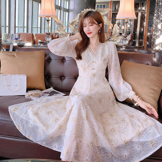 张心子裙子仙女超仙森系2020秋新款气质名媛刺绣雪纺连衣裙女长裙u20