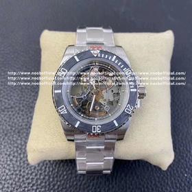 NOOB版本全镂空潜航者，RM027，根据116610为原型 是首次采用“碳纤维圈口” 全拆卸表盘以及3130机芯板只保留机芯的运行部分，可视整个机芯的运作原理，特别订制的增重型自动舵，目前为止改装