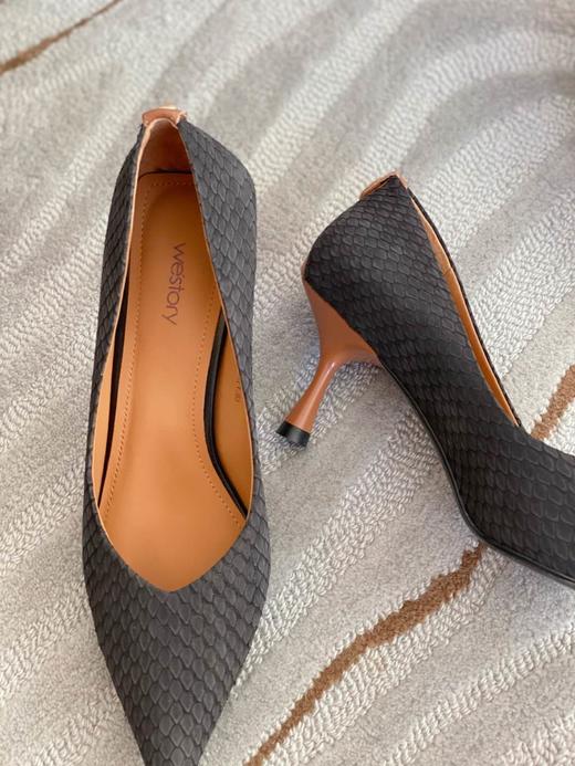 westory2020早秋新品蛇皮纹尖头单鞋名媛宴会高跟鞋W20CE70551 商品图3