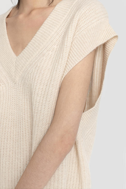 2020经典款女士无染色羊绒打花V领背心 商品图4