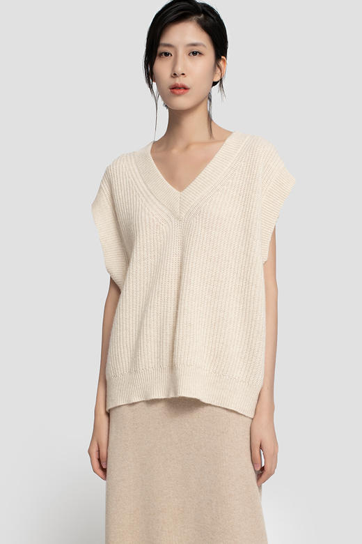 2020经典款女士无染色羊绒打花V领背心 商品图1