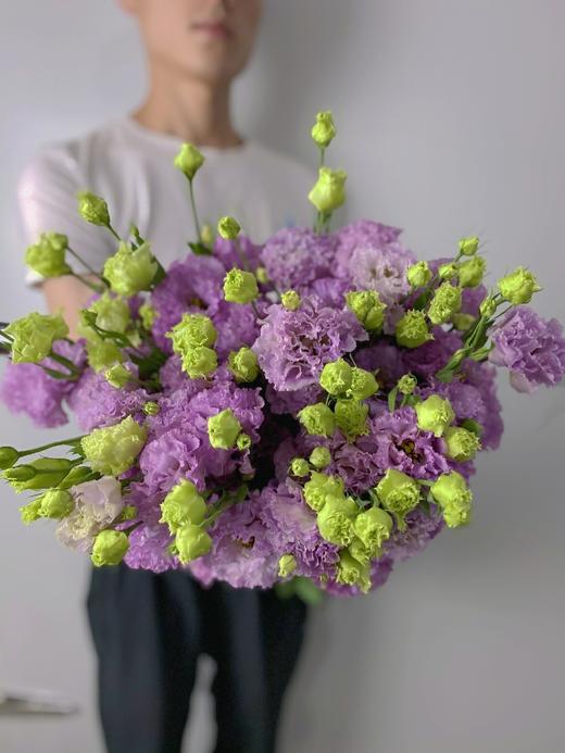 裙边洋桔梗【她没有焰火绚丽，也不像鸟儿会迁徙】简小姐精选甜美稀有浪漫紫色、白色裙边洋桔梗 15~20个花头 2束包邮 24小时发货 商品图7