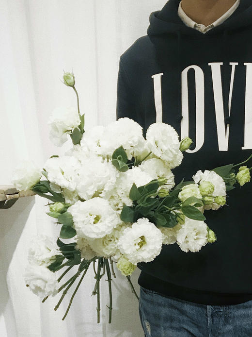 裙边洋桔梗【她没有焰火绚丽，也不像鸟儿会迁徙】简小姐精选甜美稀有浪漫紫色、白色裙边洋桔梗 15~20个花头 2束包邮 24小时发货 商品图6