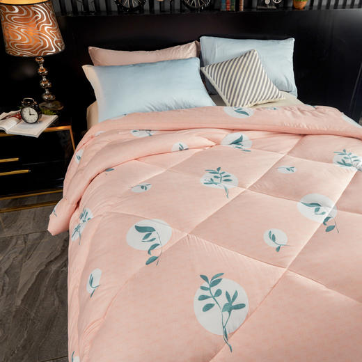 惠慈家居 德芙薰衣草被 羽丝棉薰衣草棉被 花香一室 150*200/200*230 两种规格可选 商品图5