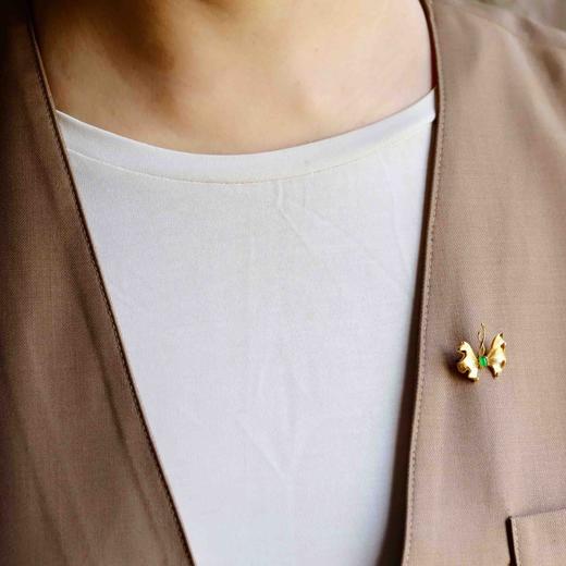 高冰种阳绿翡翠蛋面设计师款蝴蝶胸针18k黄金镶嵌 商品图11