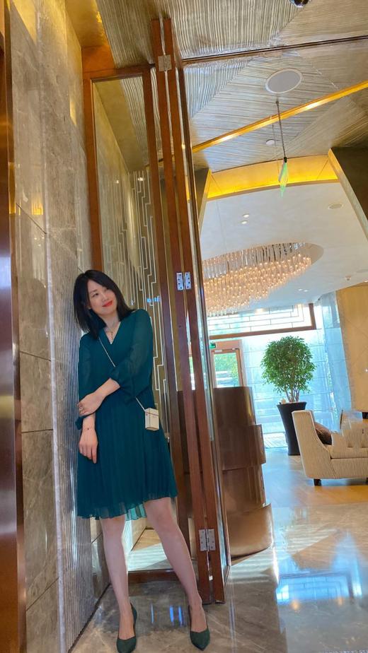 westory2020早秋新品蛇皮纹尖头单鞋名媛宴会高跟鞋W20CE70551 商品图6