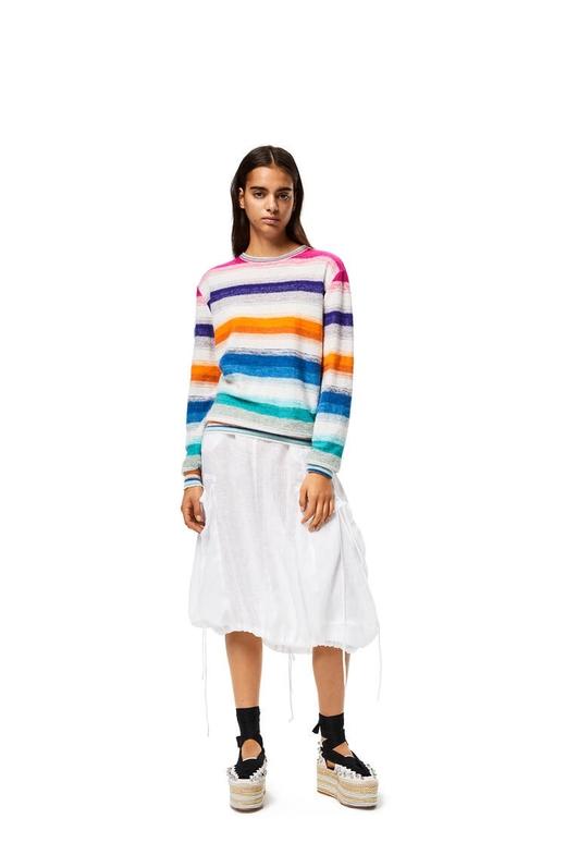 lw彩虹条纹上衣