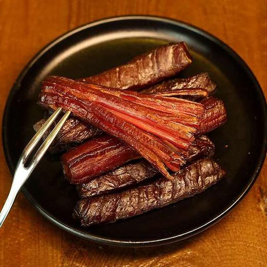 【内蒙古手撕牛肉】168g/袋，优选草原新鲜牛肉，手工碳烤，无任何添加剂，肉质丝丝分明 商品图2