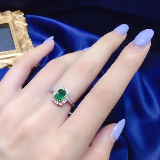 天然祖母绿戒指18k金镶嵌钻石主石1克拉钻石0162克拉总重26克颜色翠绿