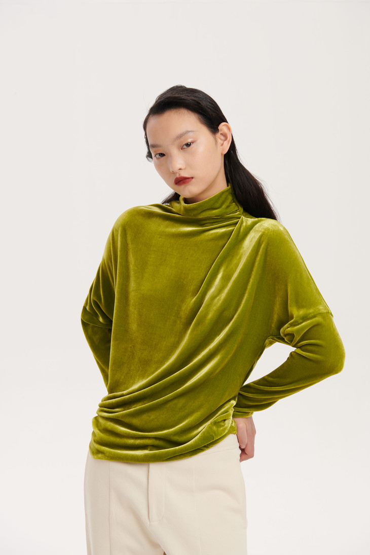 青苔绿丝绒抓褶上衣